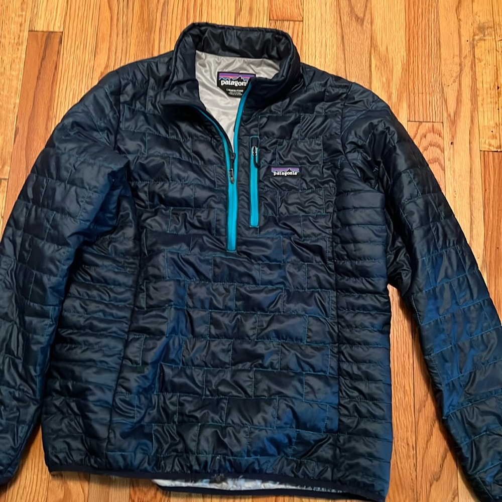 Woman’s Patagonia Quarter zip jacket size Large worn only a couple of times